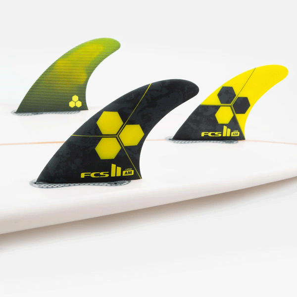 surfboard with 3 fins