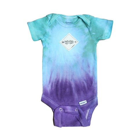 HSS ARROW PATCH ONESIE